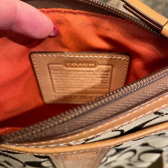 Iconic Coach Crossbody Purse - Picture 5 of 5